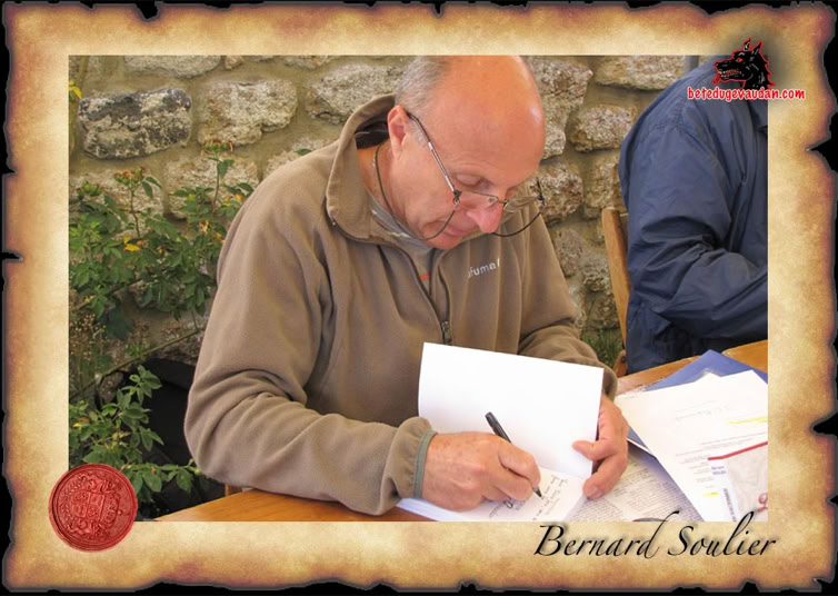 Bernard Soulier dédicace son livre sur la Bête du Gévaudan